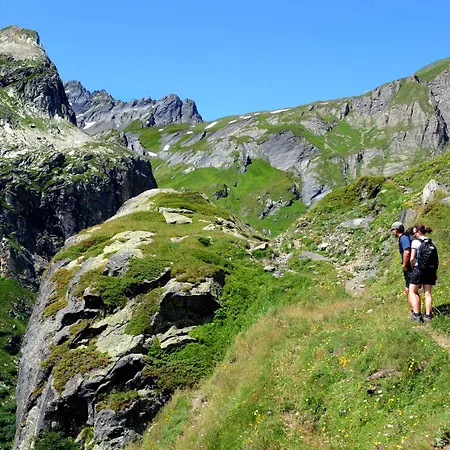 Novecento Romantic - Estella Collection & Experience