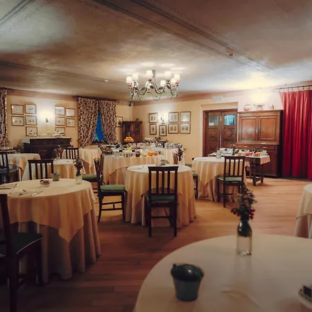 Novecento Romantic - Estella Collection & Experience