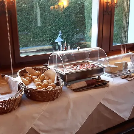 Novecento Romantic - Estella Collection & Experience